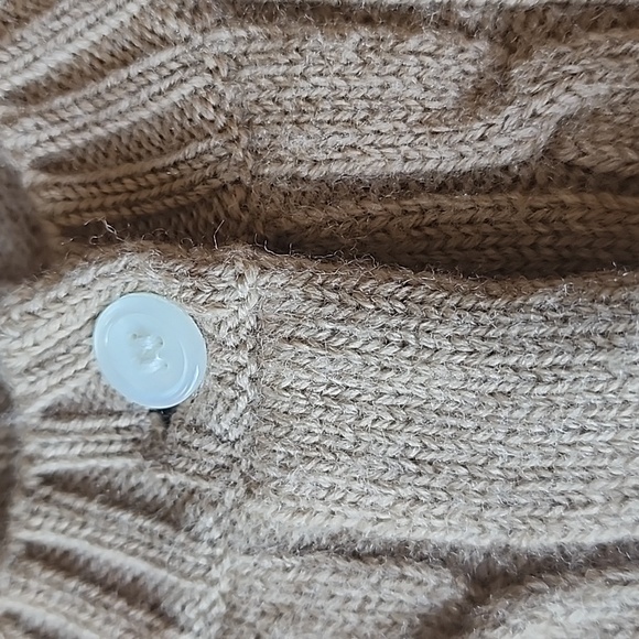 CASUAL CORNER Italian Merino Wool Sweater - Picture 5 of 10